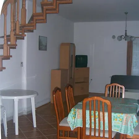 Apartament Lizi Apartman *