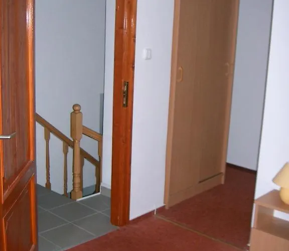 Lägenhet Lizi Apartman *