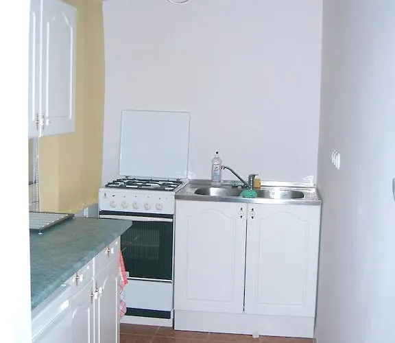 アパート Lizi Apartman *