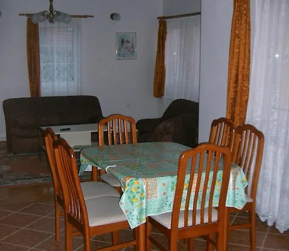 Apartamento Lizi Apartman *